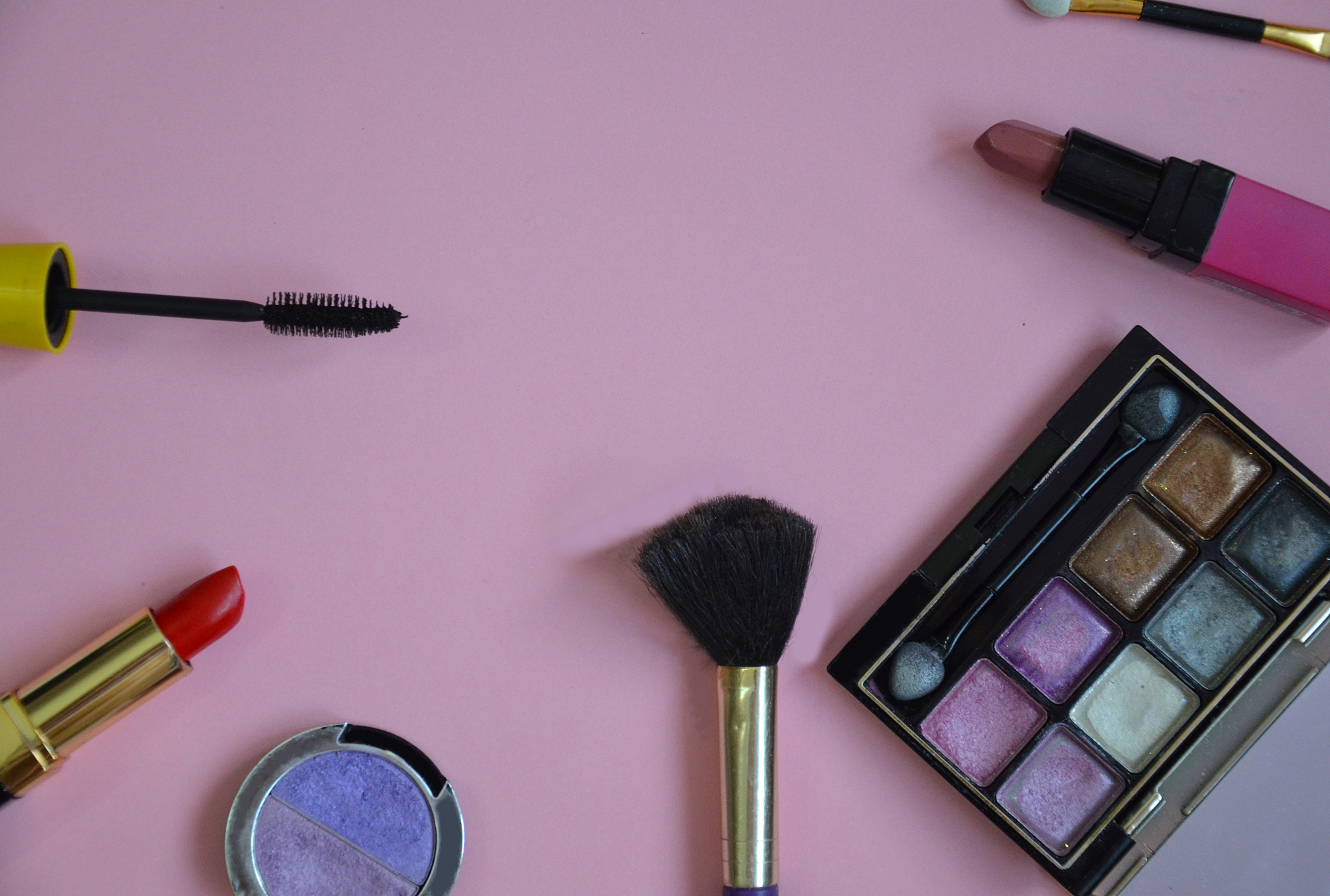 魔法粉底刷测评！一刷成膜，告别卡粉烦恼！