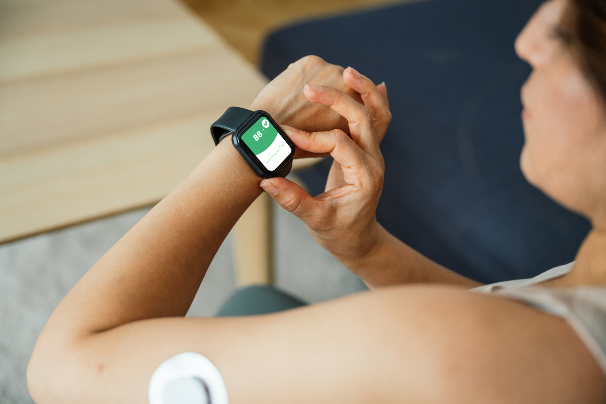 手环的使用方法 怎么连接手机 操作步骤帮我用180字详细描述