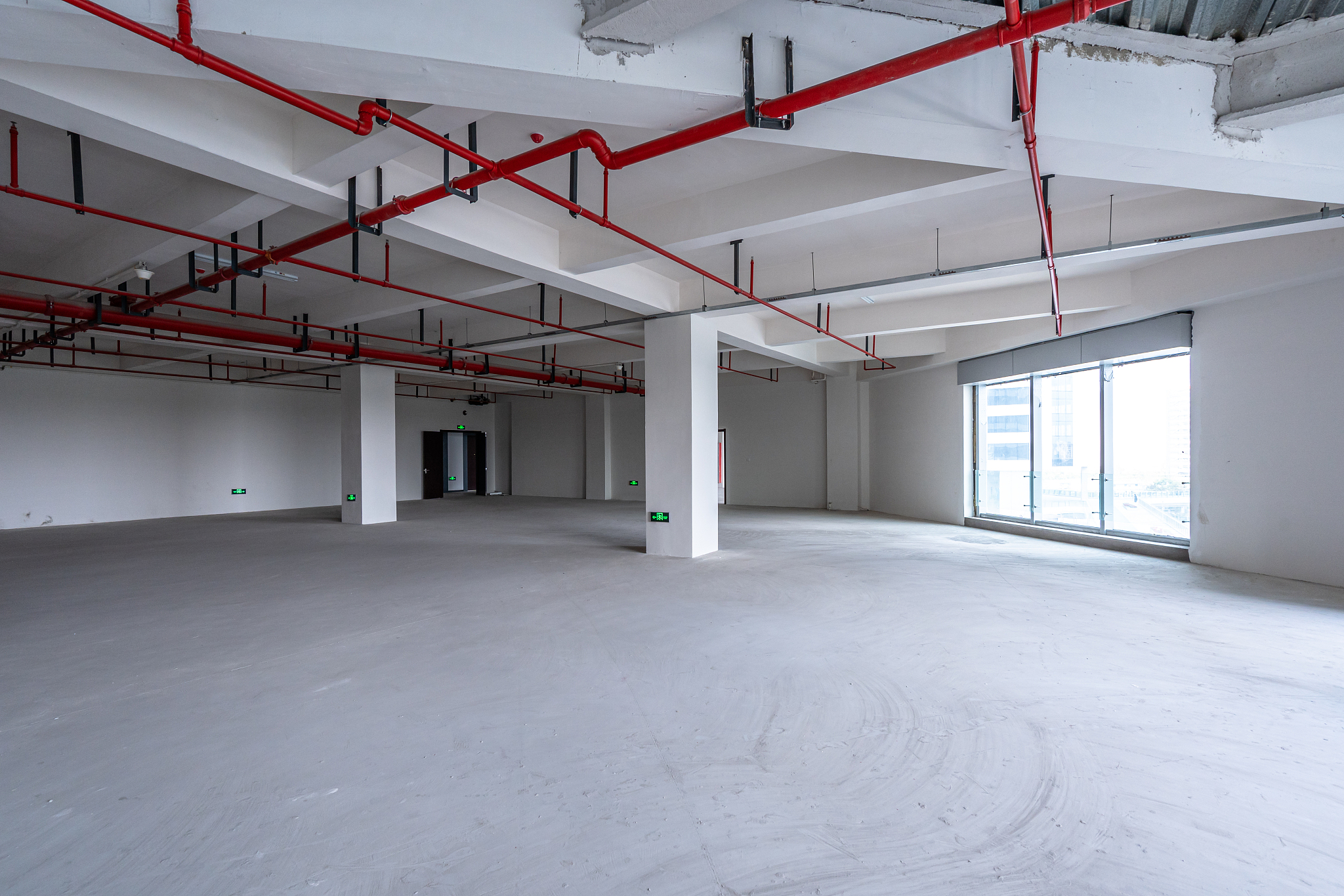 机房装修工作收获：计划图绘制、防静电地板采购及空调安装