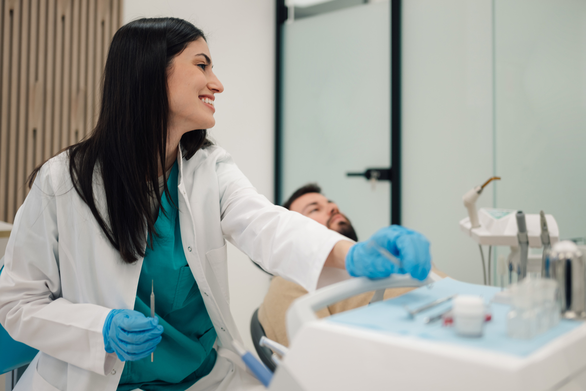 吉林女孩学口腔医学技术好就业吗 前景好不好