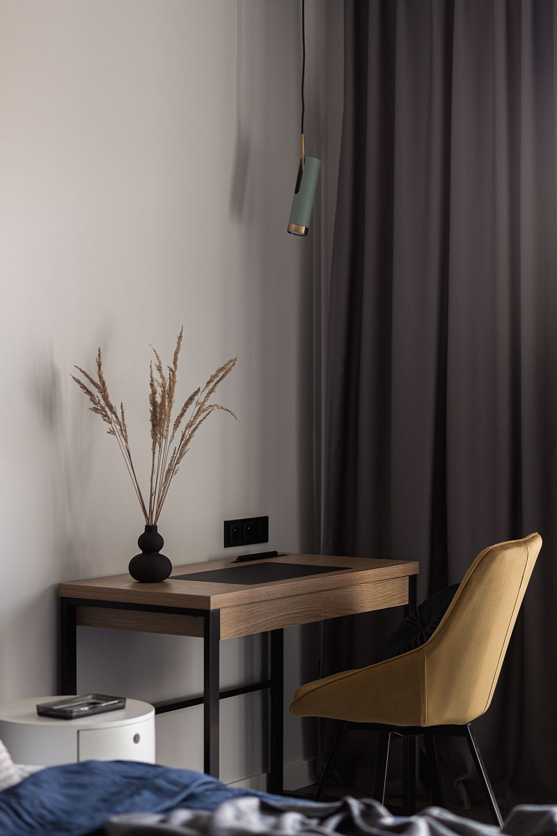 按照国家、学者名、年份用中文为论文软装饰材料在现代室内环境艺术设计中的应用研究写一篇国外文献写成一段话格式不少于500字。