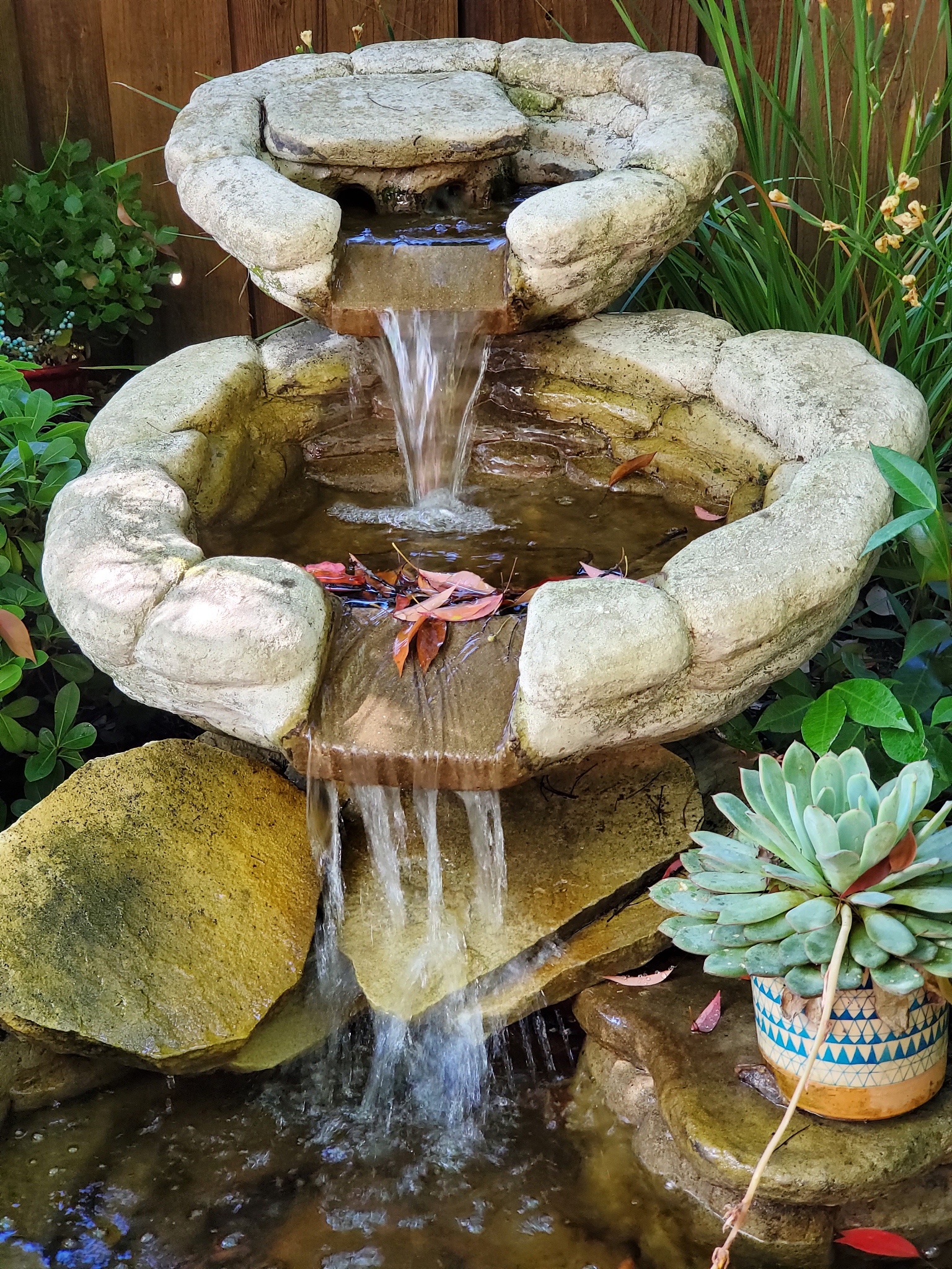 风水轮流水喷泉坏了怎么办？还能用吗？