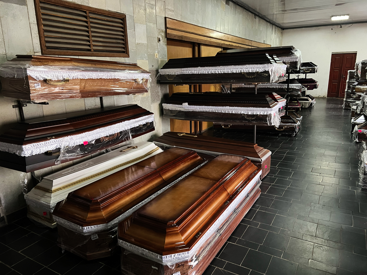 国外殡仪馆布局帮我用200字详细描述