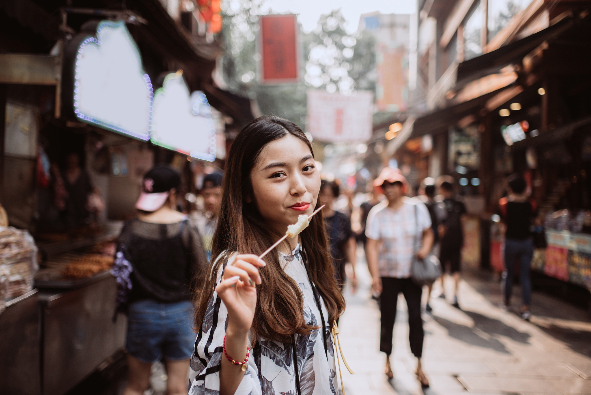 摄影扫街vlog | 探索[城市名称]的魅力