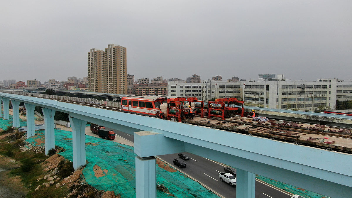 贵阳市轻轨专业学校的管理严格