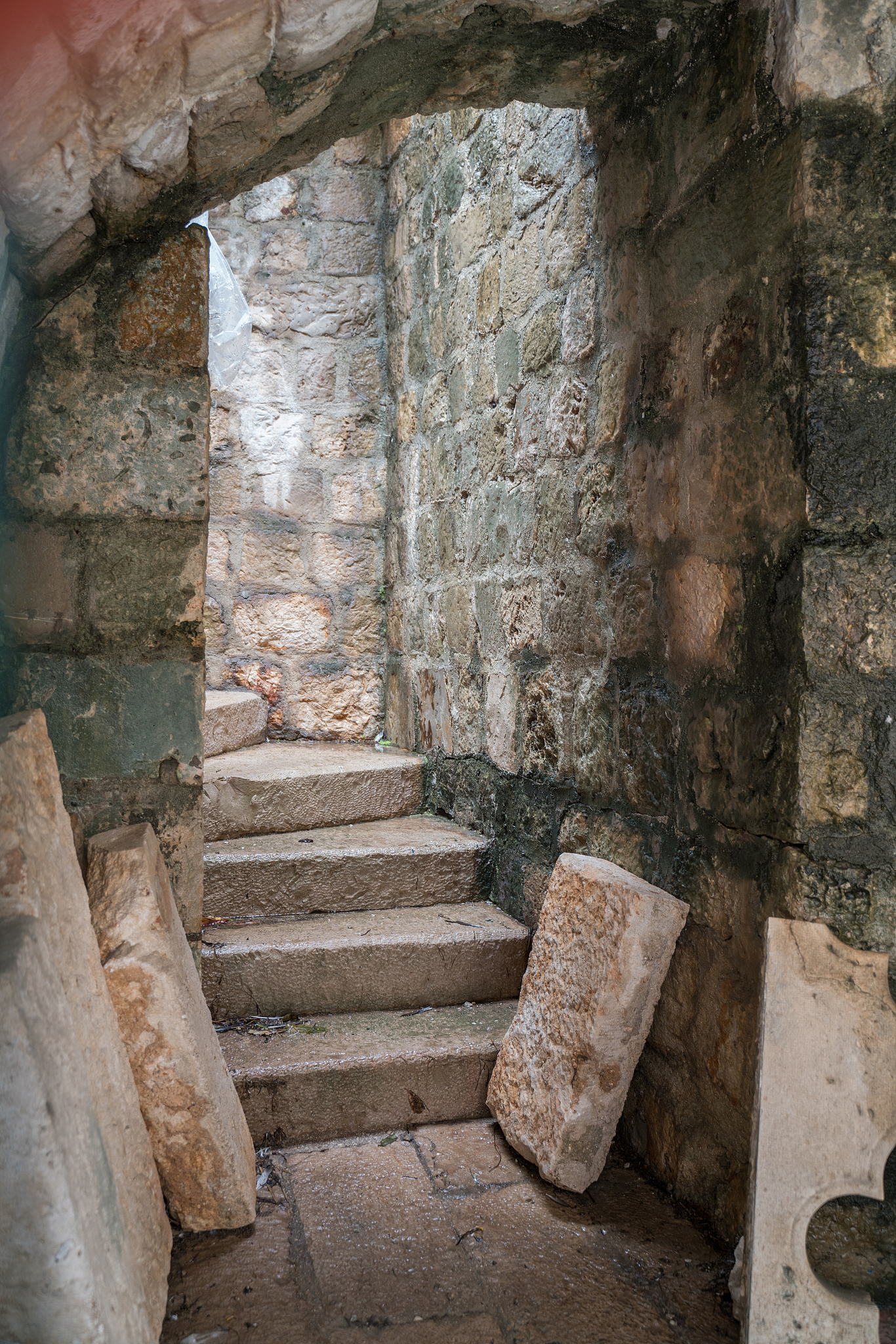alley in old town dubrovnik