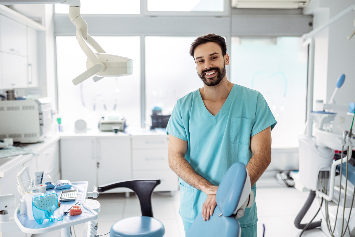 2019年成都护理学校口腔医学专业就业前景如何