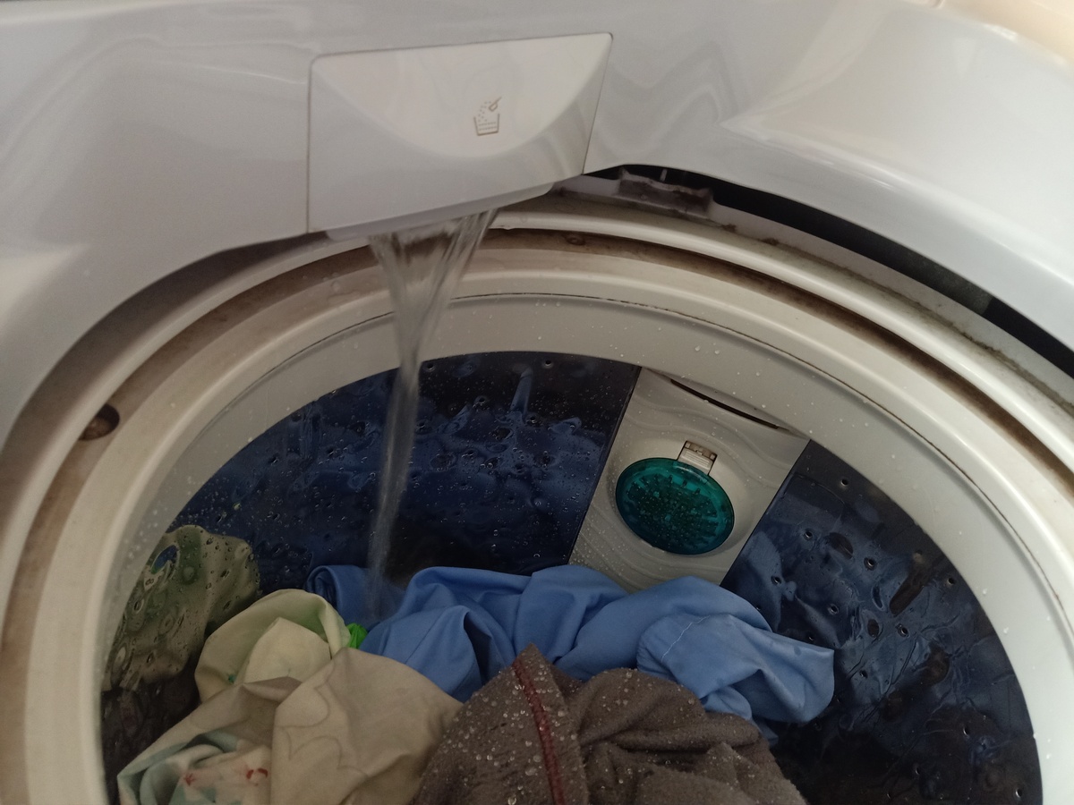 海尔小神童洗衣机脱水脱不干是什么原因帮我用200字详细描述