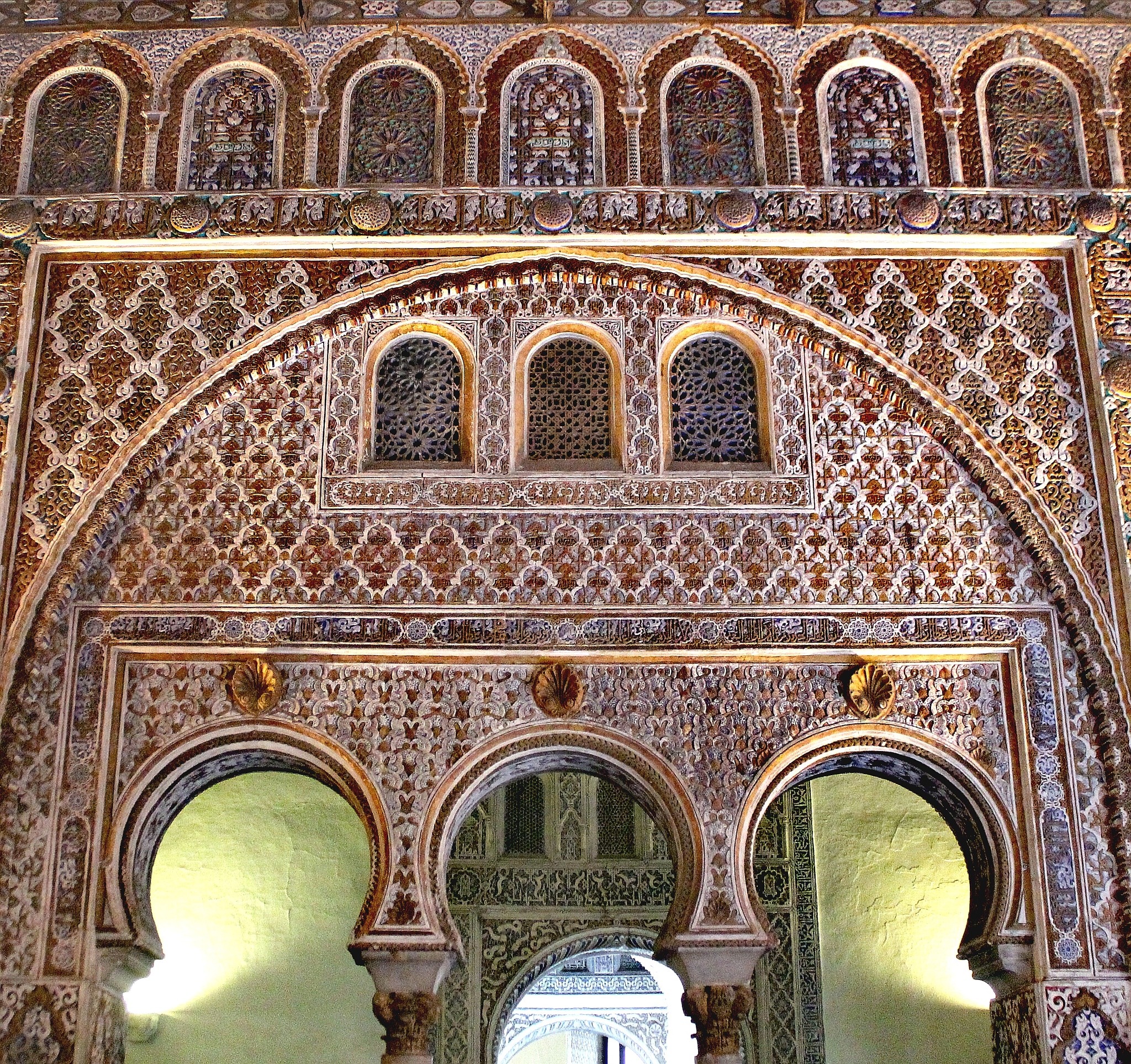 view of one of the walls of te embassadors room at the reales al