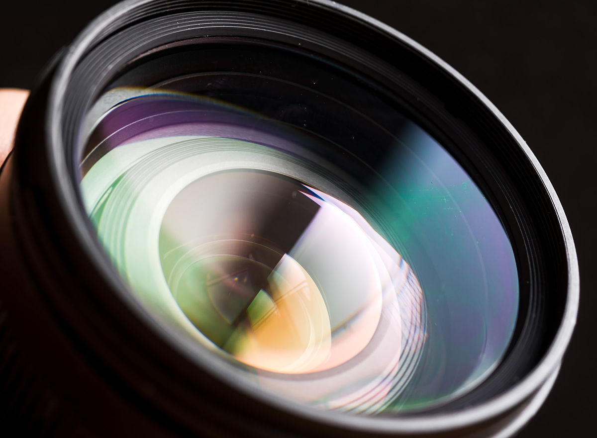 为什么相机镜头这么贵