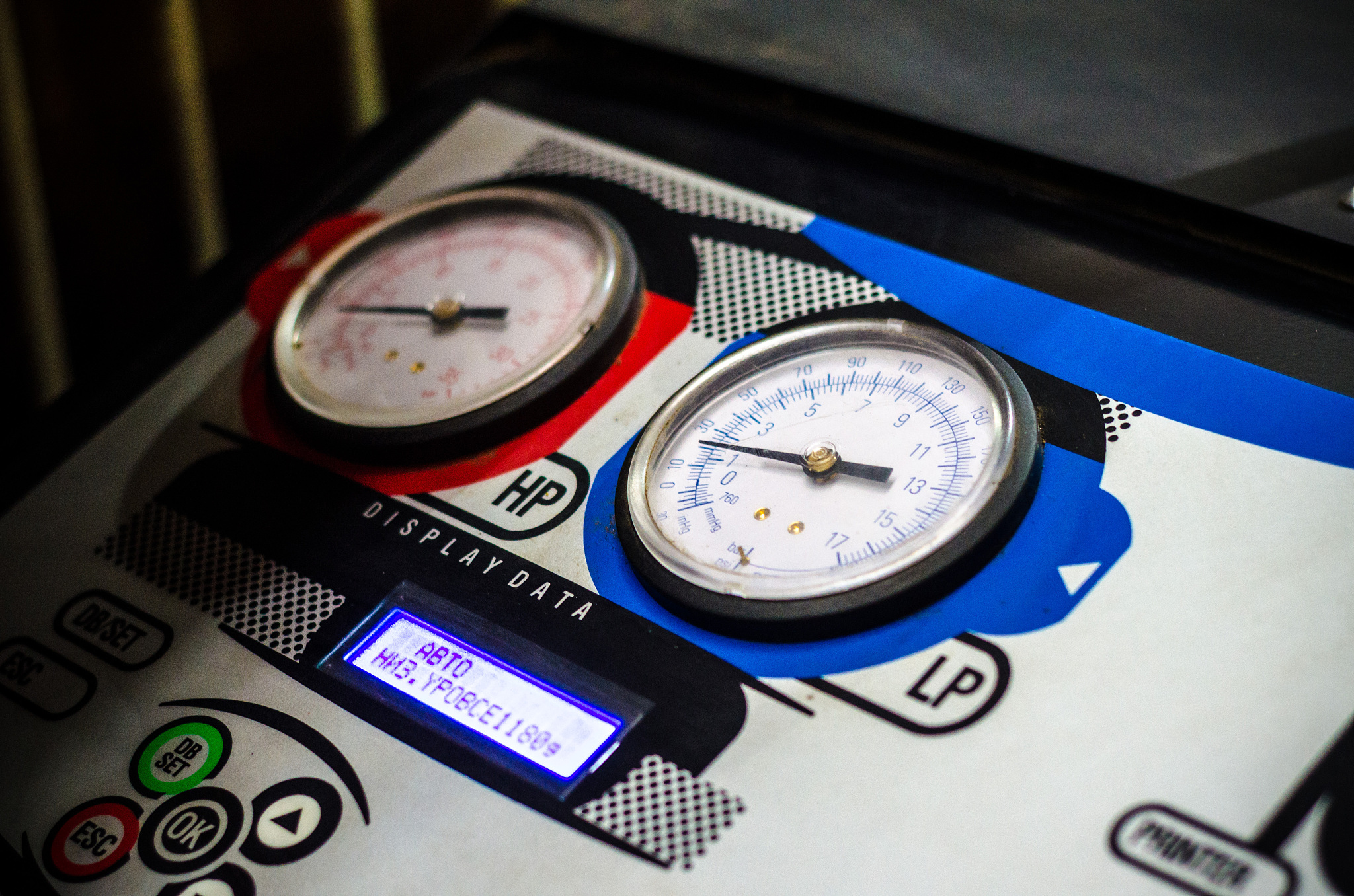 filling of car air conditioners equipment