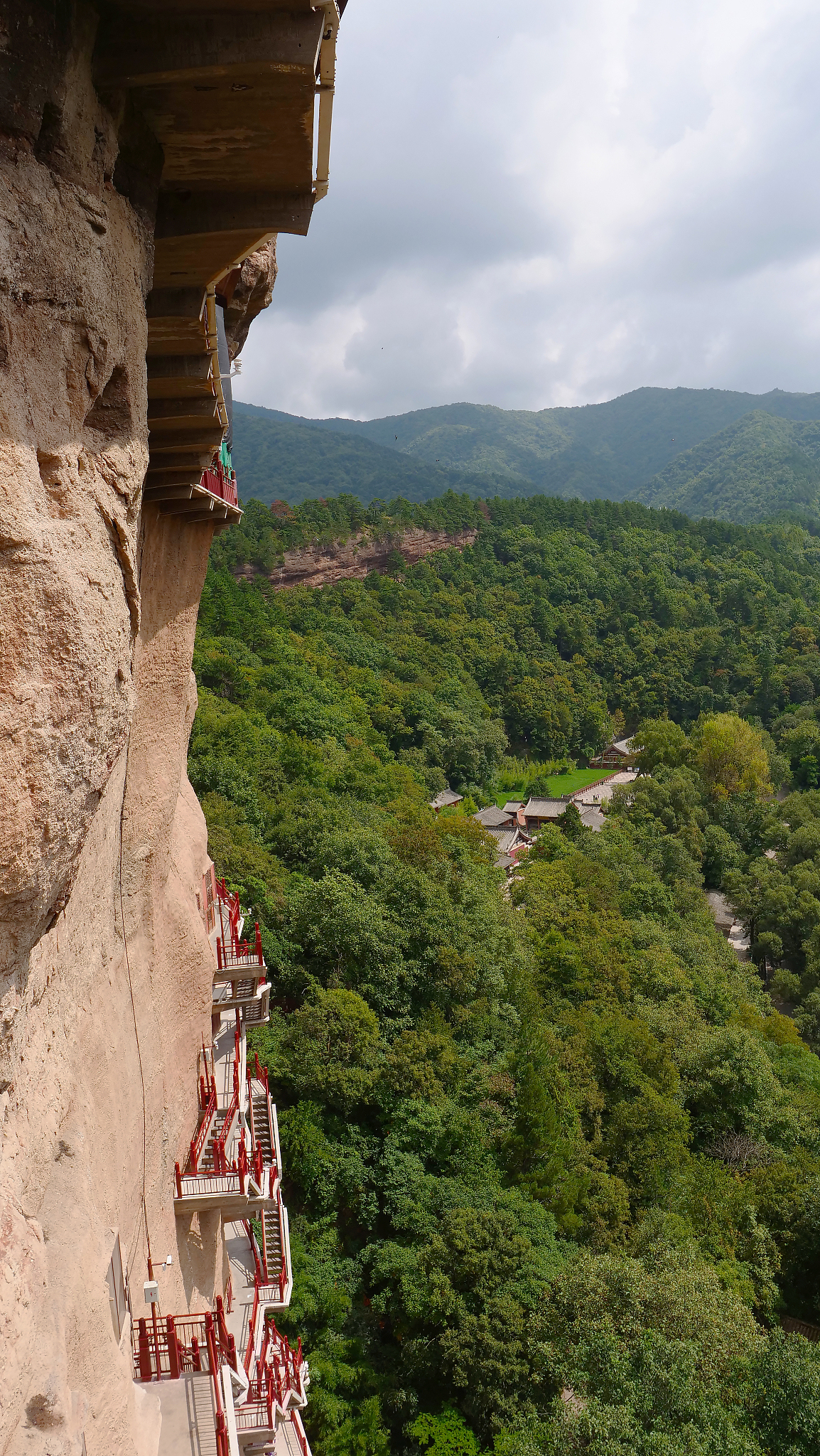 Introduction to Tianshui in EnglishTianshui Gansu Province is the second largest city located in the southeastern part of Gansu Tianshui used to be a town of strategic importance along the ancient Sil