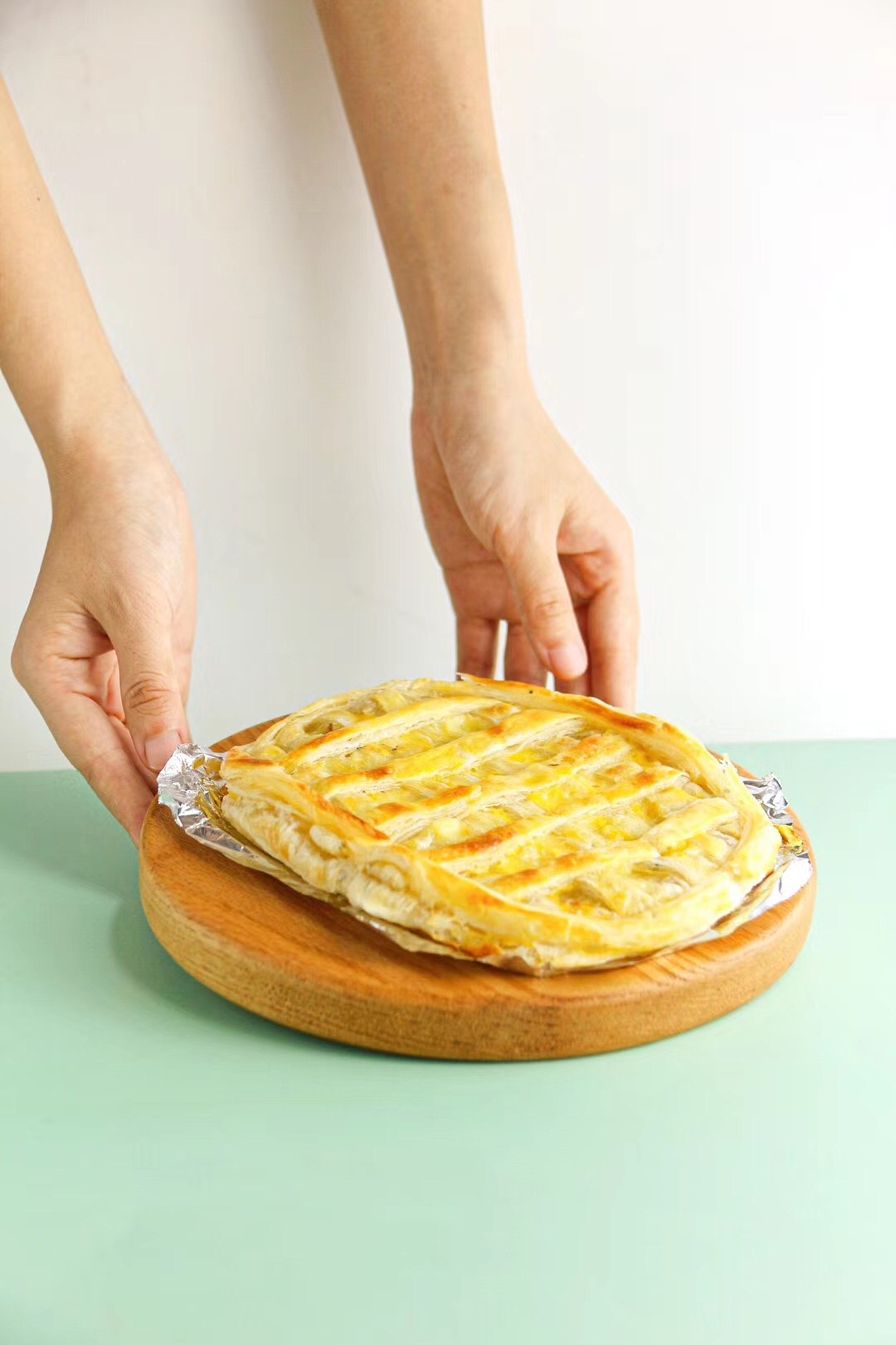 卖半成品手抓饼饼皮。 以产品经理的角度进行细致的前景分析