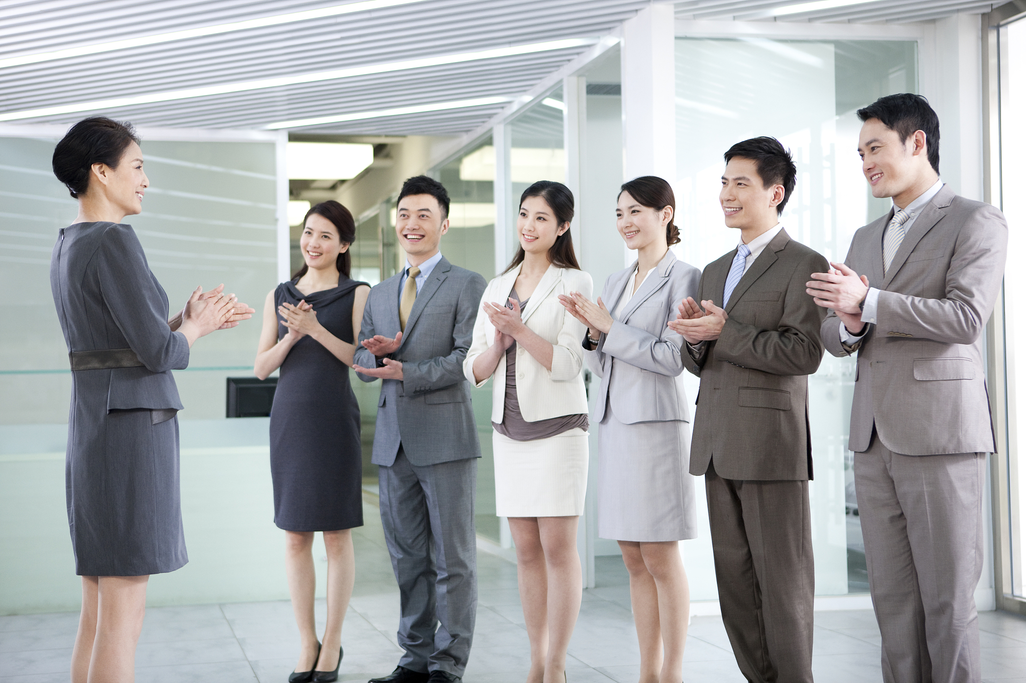 写一篇企业礼仪会议培训结束后的宣传文