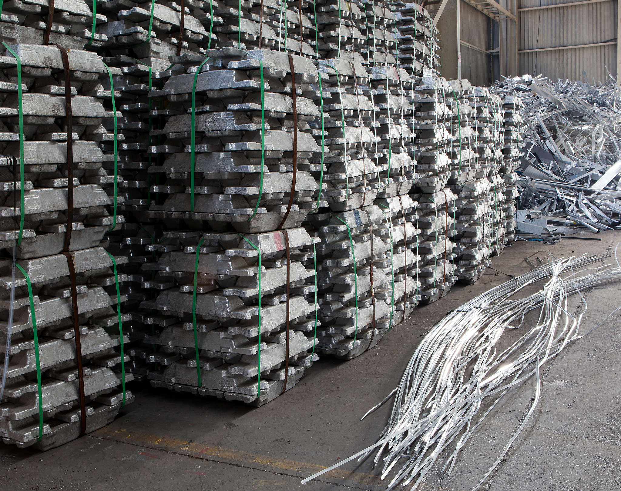 注塑机头料多少一吨用250字帮我描述