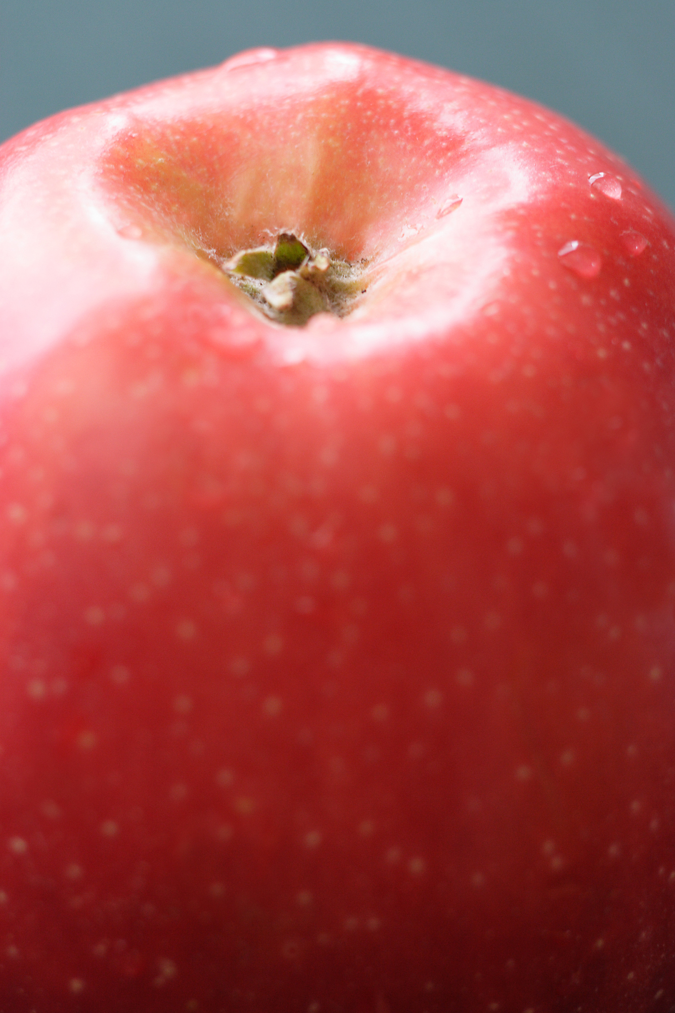 red apple