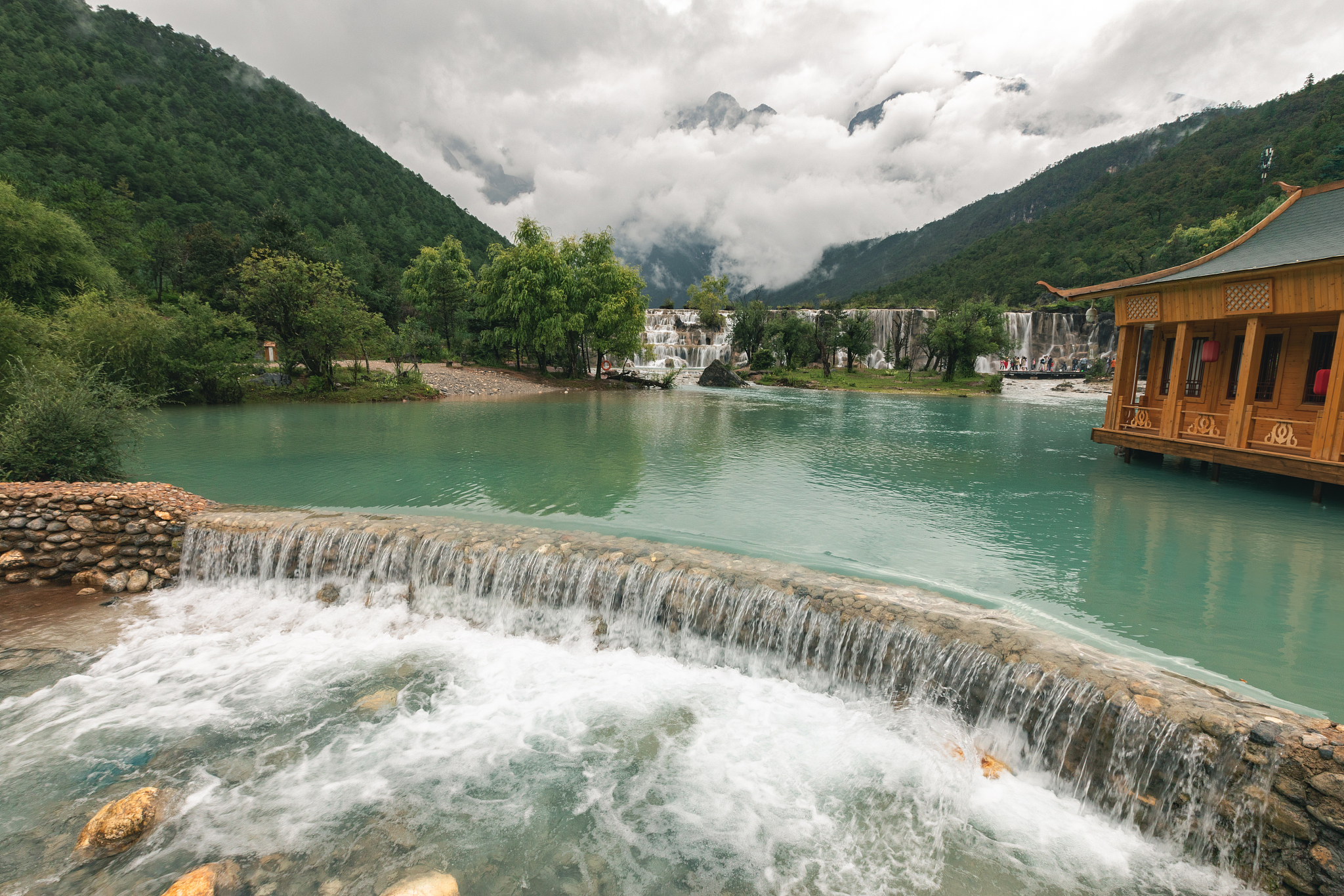 chatGPTHello! How can I assist you today丽江有什么好玩的