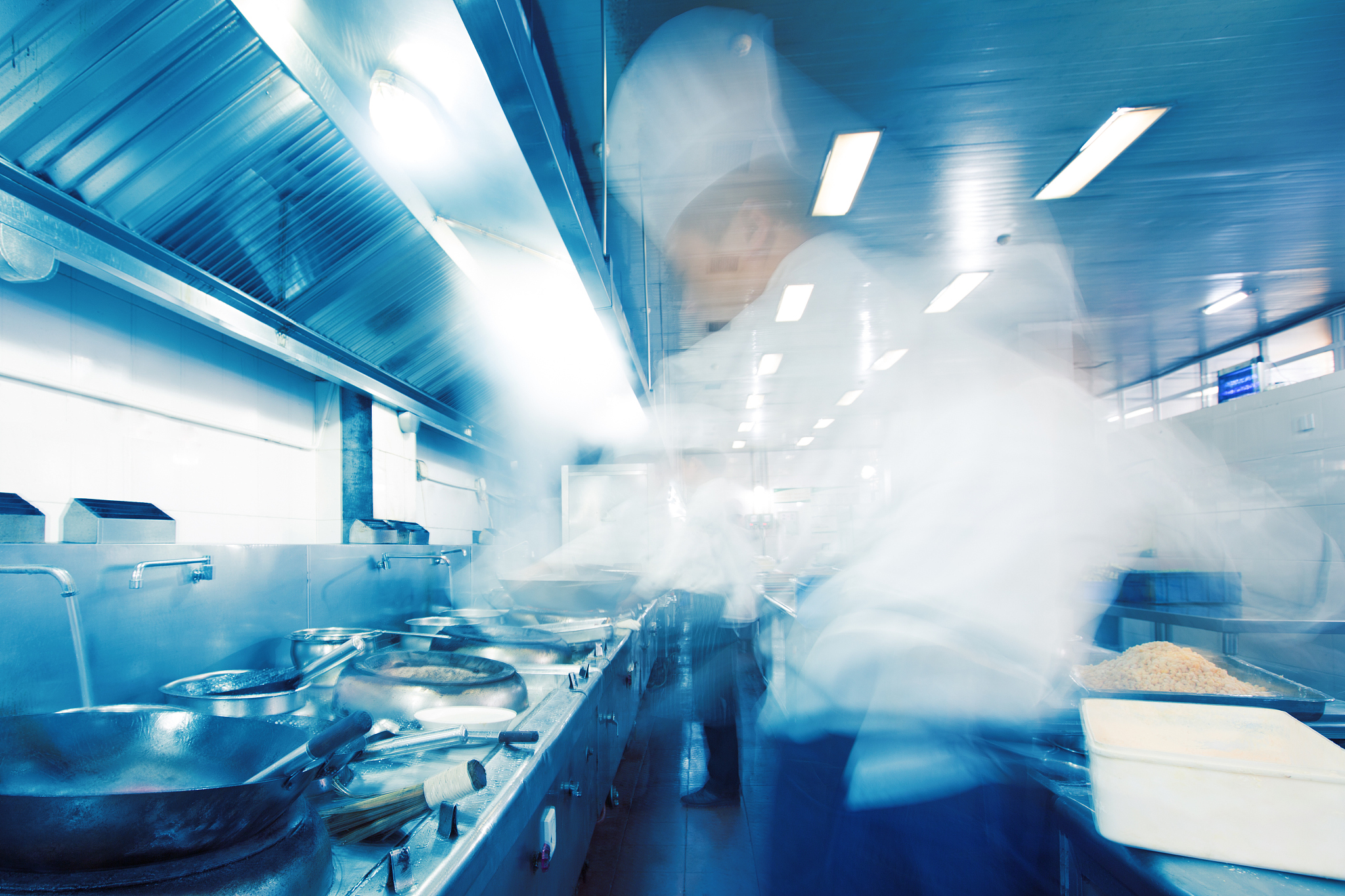 初中毕业找什么工作？成都厨师学校推荐！