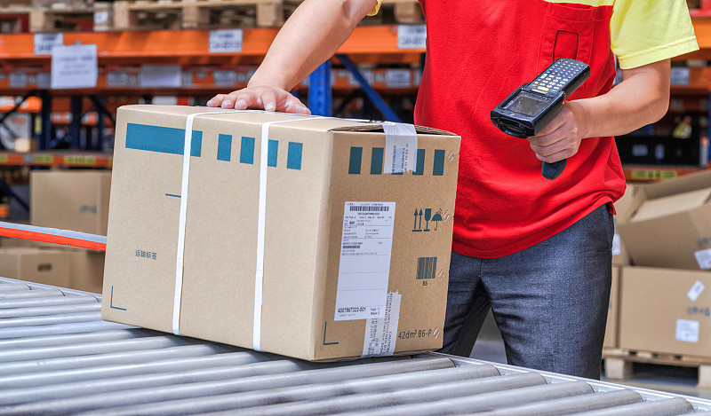 请把下面的一段话的文字扩写为2000字的文章不要按条罗列最好以散文形式写要给出标题、简介、插图：厨房小电器寄比利时国际快递从湖北出发海运怎么走？ 发国际快递、空运、海运需要注意的事项。1电器产品一定要符合进口国家的CE认证等一切合规要求。2包装：需要进行专业的包装如包装的加固、电池的隔离保证产品在运输过程中不会损坏或泄露。3单证准备：带电产品要有电池信、MSDS等单证文件。4保险：建议进行物流保险