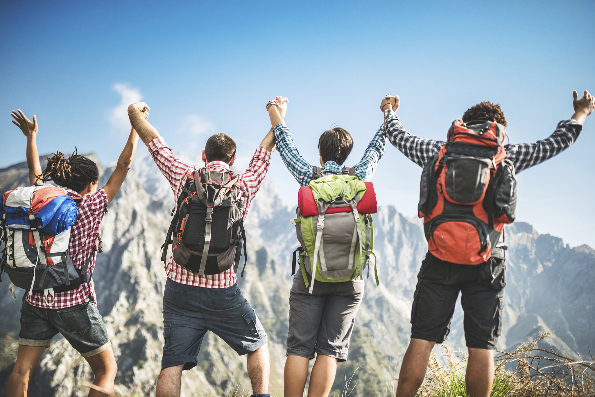 喜欢户外活动、朋友和体育运动的随和之人