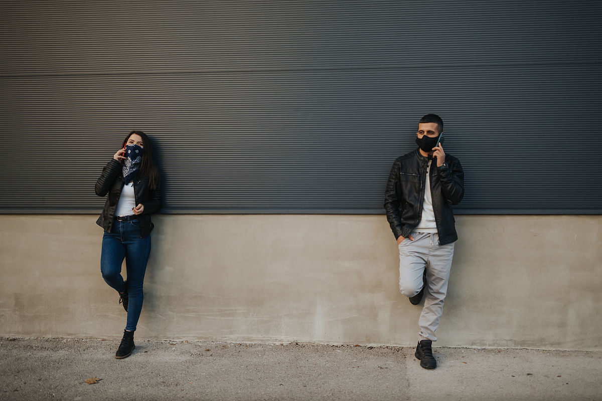 一句话总结同城社会人 您好 我关注您很久了 我很羡慕你所过的社会生活 也羡慕你的社会气息 也羡慕你有那么多的好朋友 我想这应该是与生俱来的气质 是我这辈子都不能拥有的 我特别特别很崇拜你 我从这条街到那条街都听过你的名字 自我介绍一下我是一名2年级的小学生 我非常胆小 以前有幸在街上看到你 深深被你的社会气质吸引 发现你真的超级潇洒 我也想这样每天非常潇洒 我想问一下 我能和你混吗