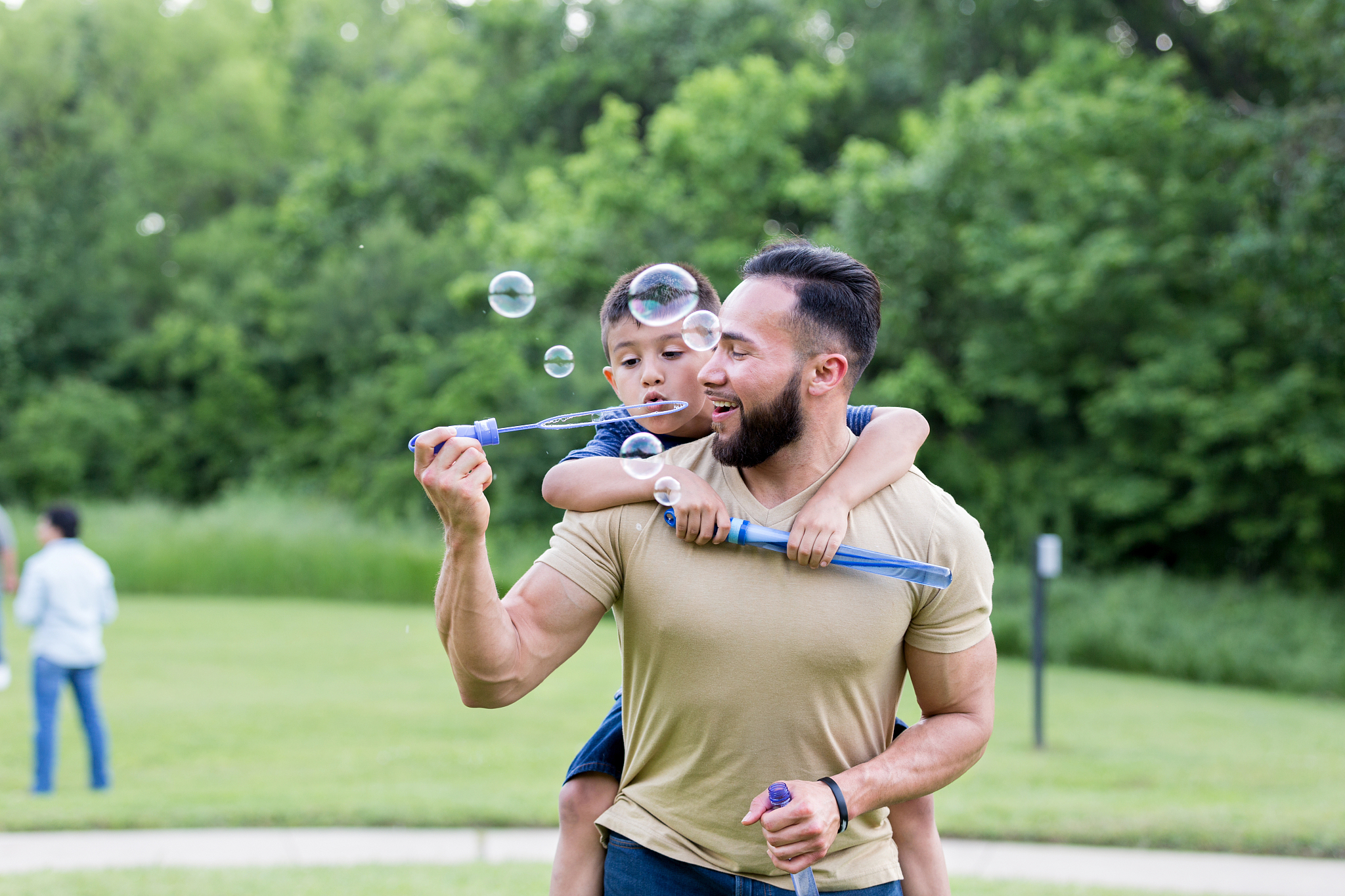 为什么叔叔对侄子的情远远不是饭店老板能比的？