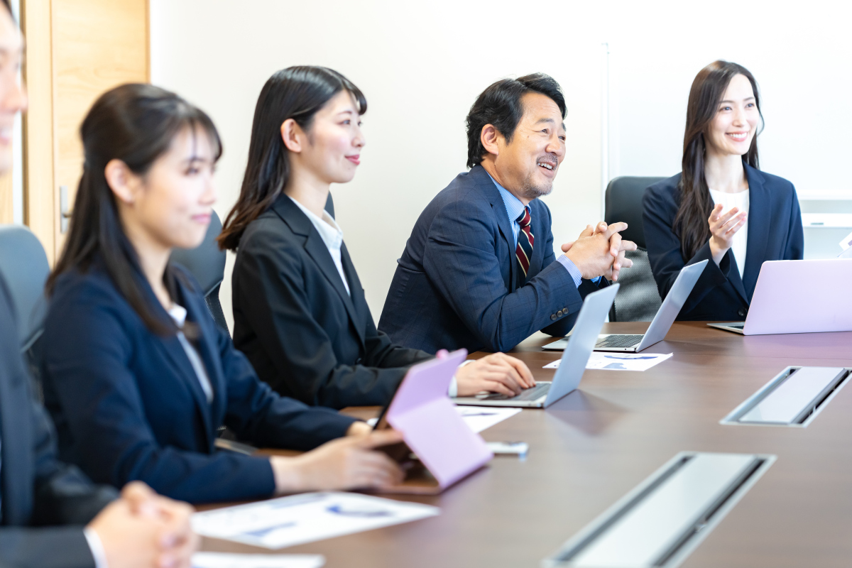 写一篇如何在职场中提高自己的沟通能力？