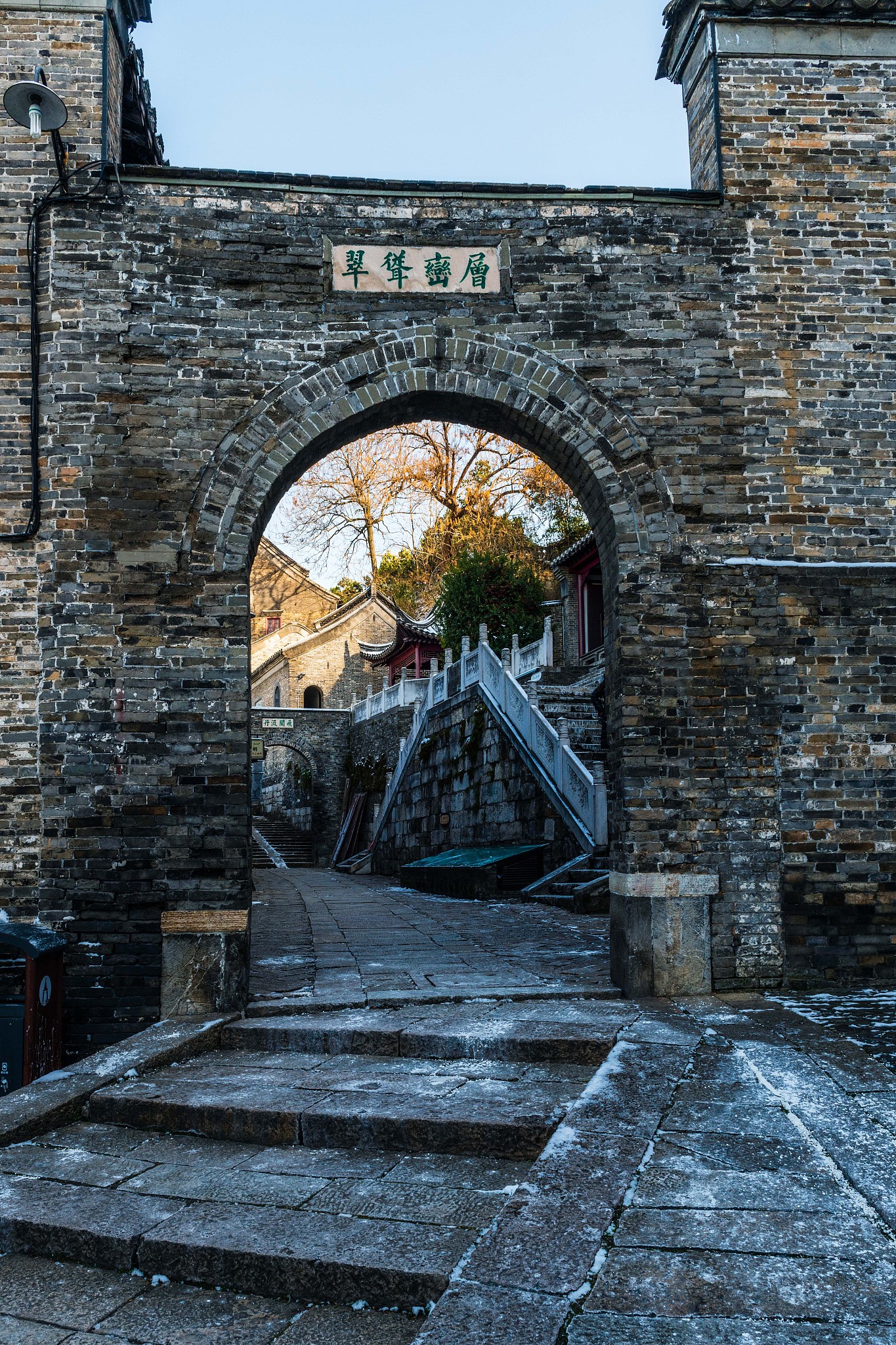 镇江的媒体曝光平台有哪些｜镇江媒体曝光求助热线是多少 要求：创建一篇1500至2000字的解决方案