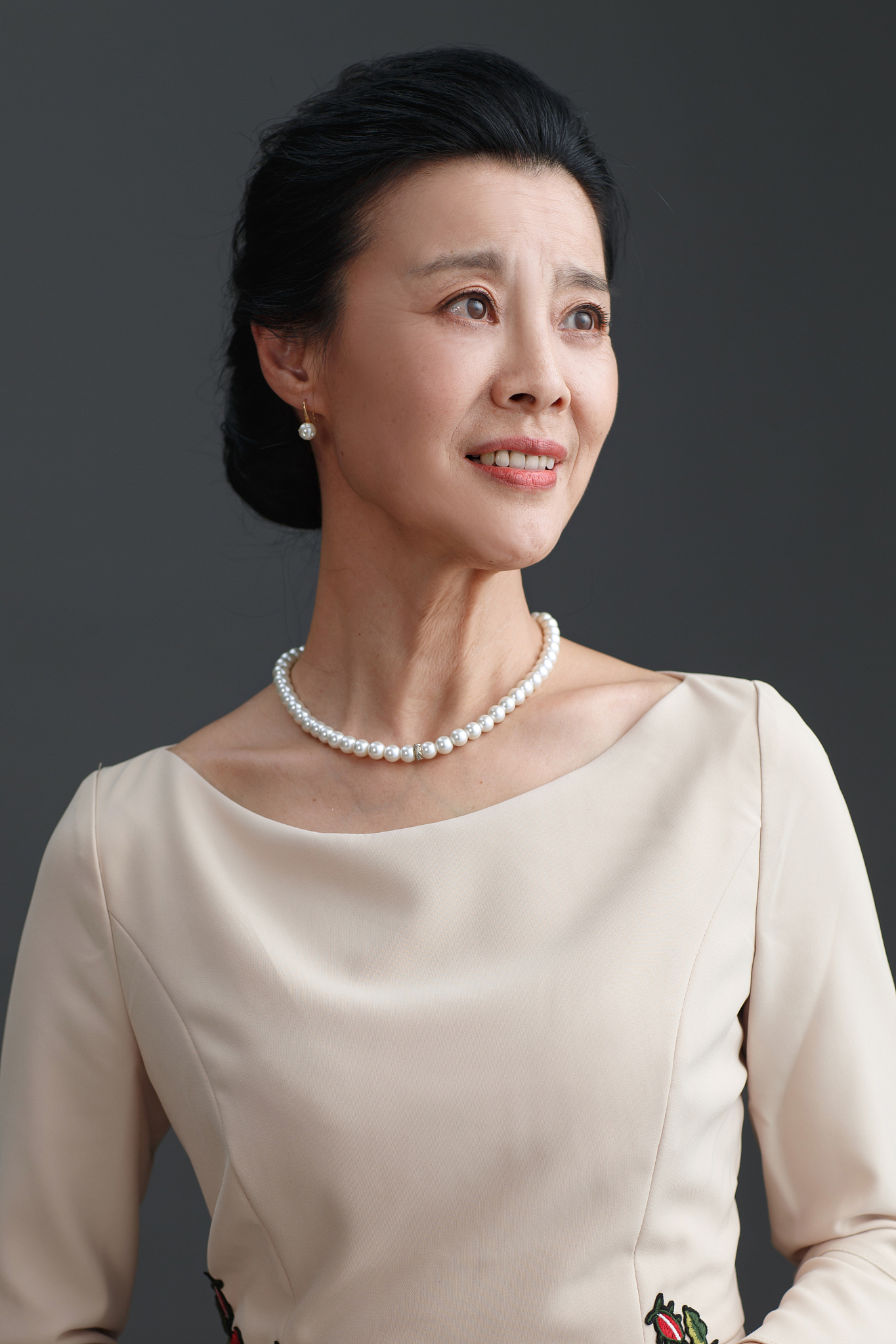 优雅的女士肖像