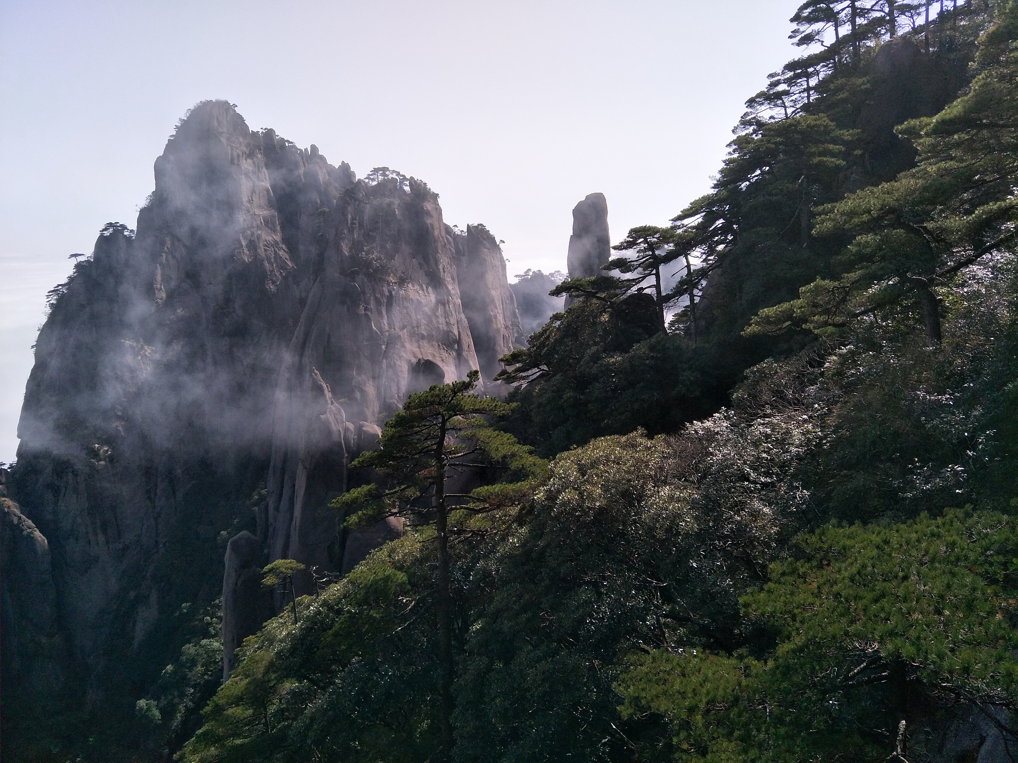 用王阳明的风格写一段关于安徽九华山的句子