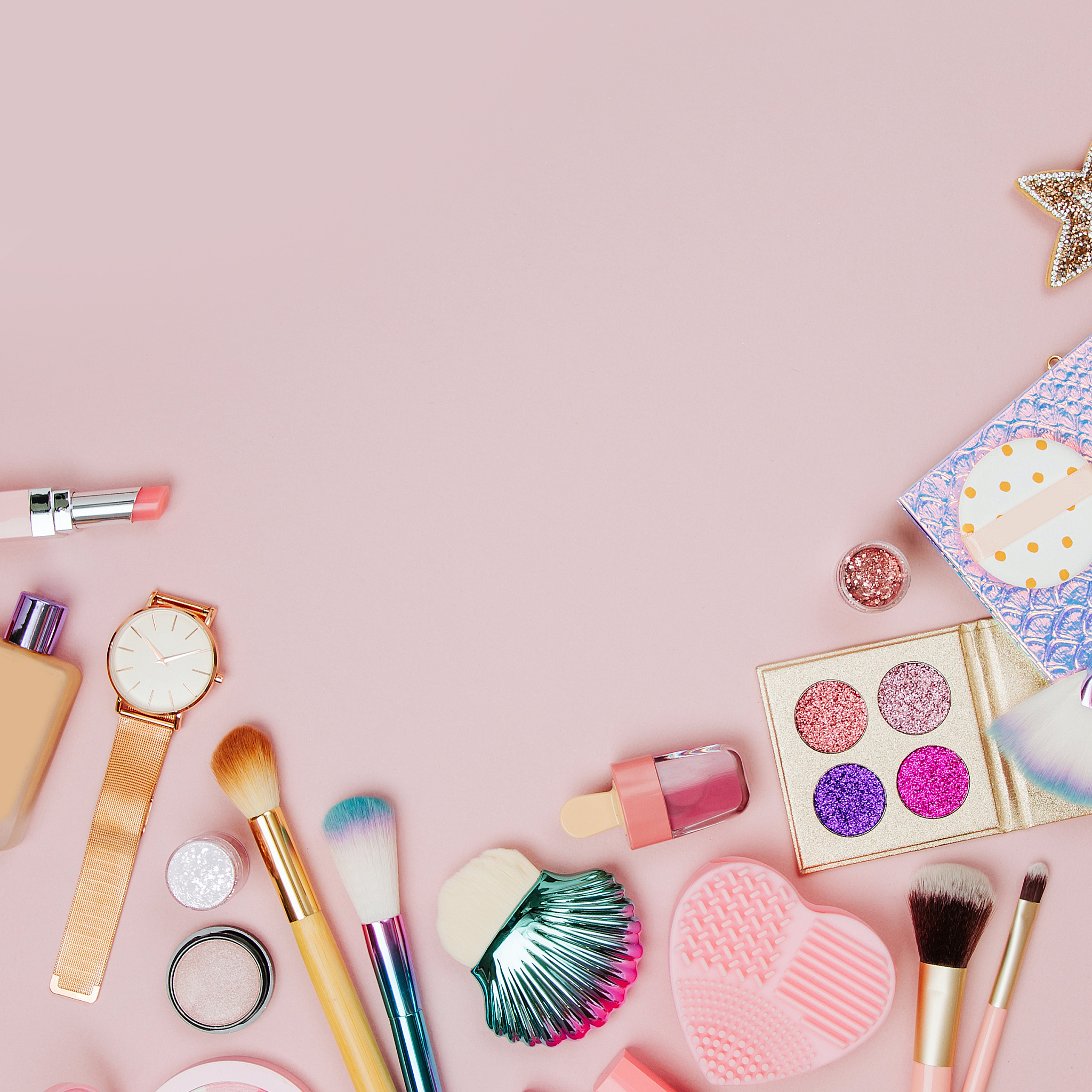 是啊就是女孩子平常用的东西嘛