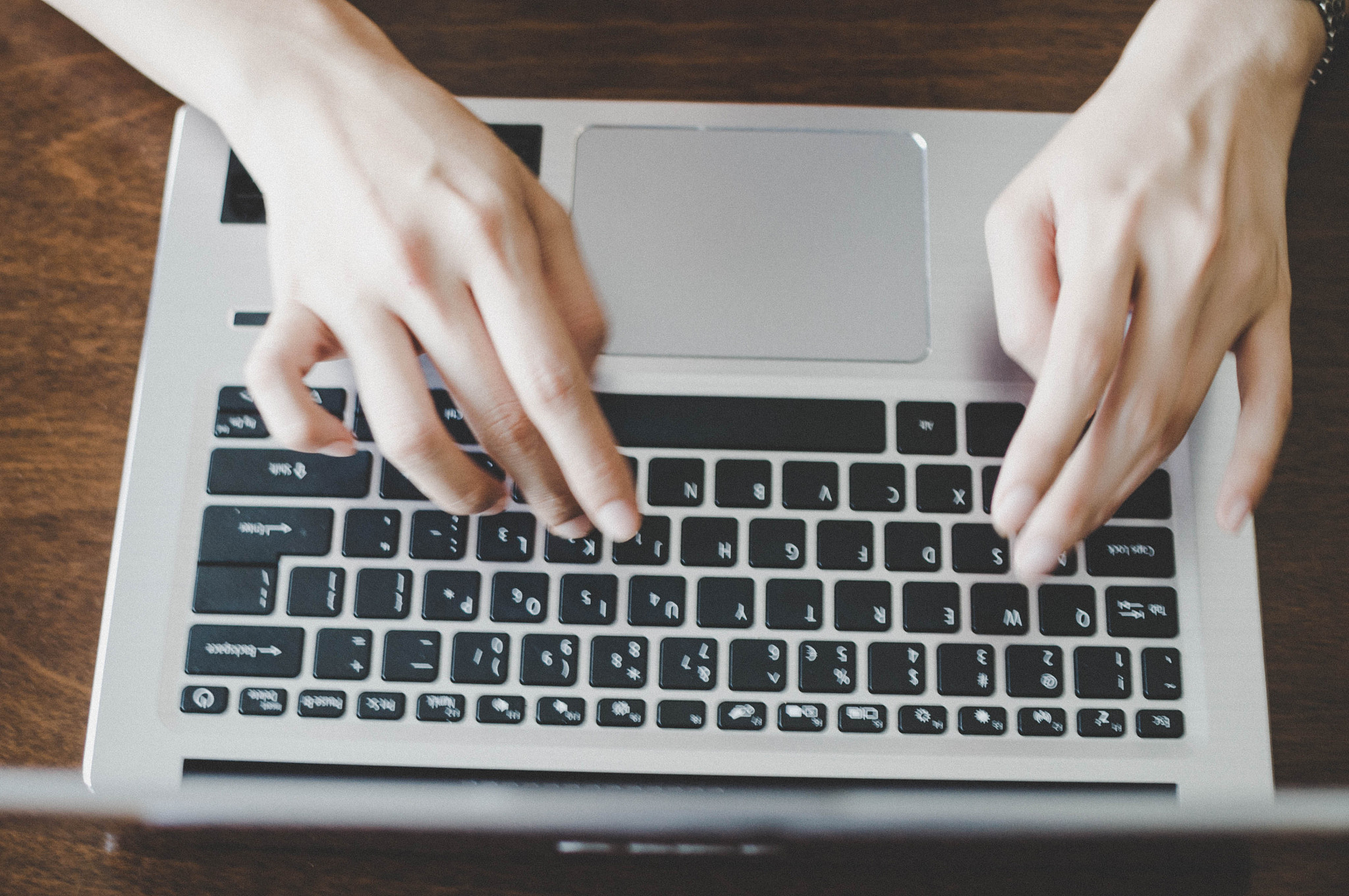 初中毕业女生大专学什么专业前景待遇好