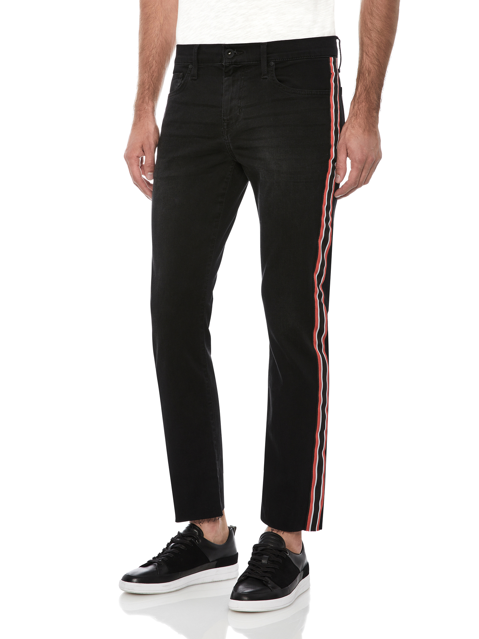 帮描写第一段男生卫裤销售宣传语