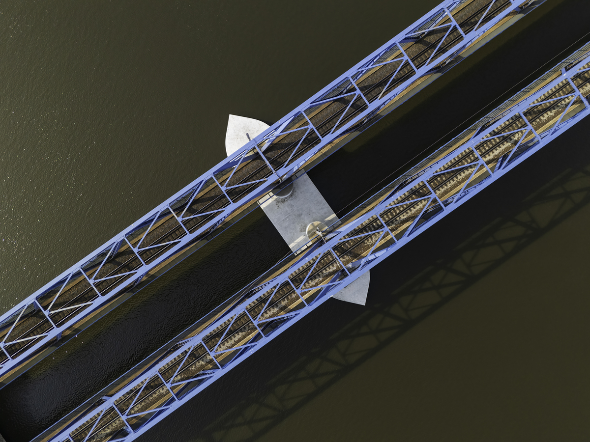 基于上述设计理念和方法结合桥梁、建筑和隧道等典型结构形式提出相应的应用技术可有效解决了结构抗裂、寿命提升和可恢复性设计难题并对既有结构实现长寿命加固。成果在黄茅海跨海通道、川藏铁路、上海隧道等重要工程得到成功应用。