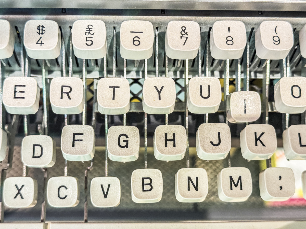 如何打出不等于符号？