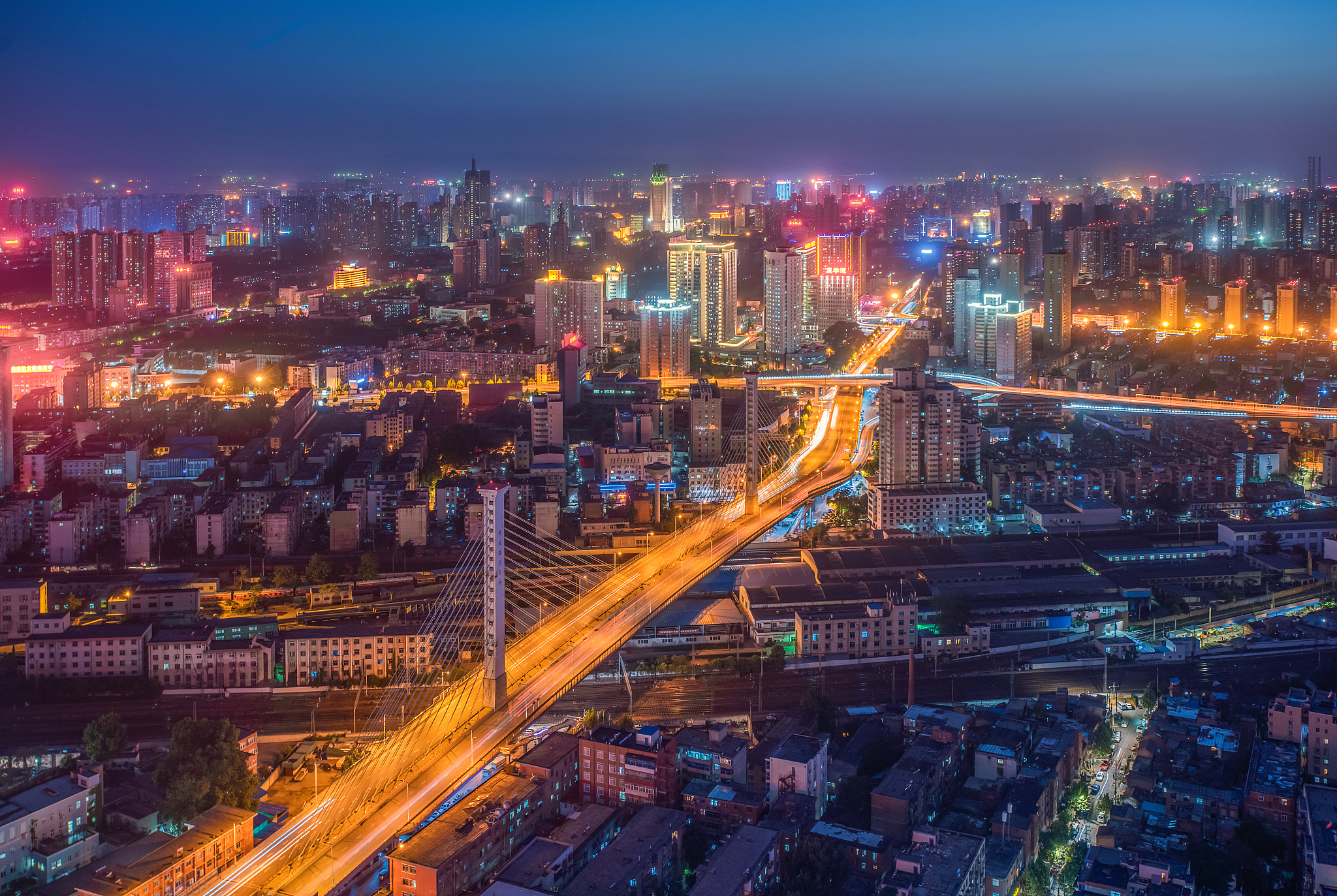 斜拉桥夜色
