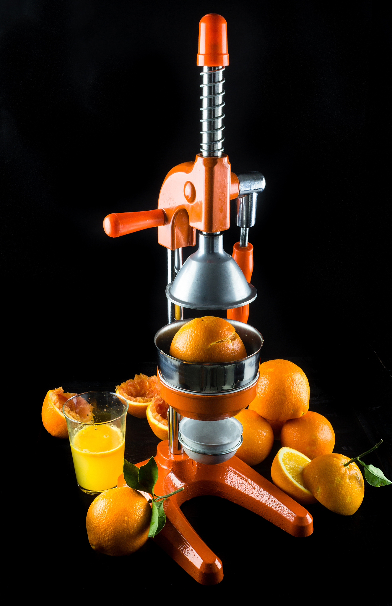 多态定义榨汁机 JuiceMachine 有榨汁方法 makeJuice传入相应的水果如果传入的是 Apple 输出 流出苹果汁传入的是Orange 输出流出橙汁传入的是 Banana 输出流出香蕉酱