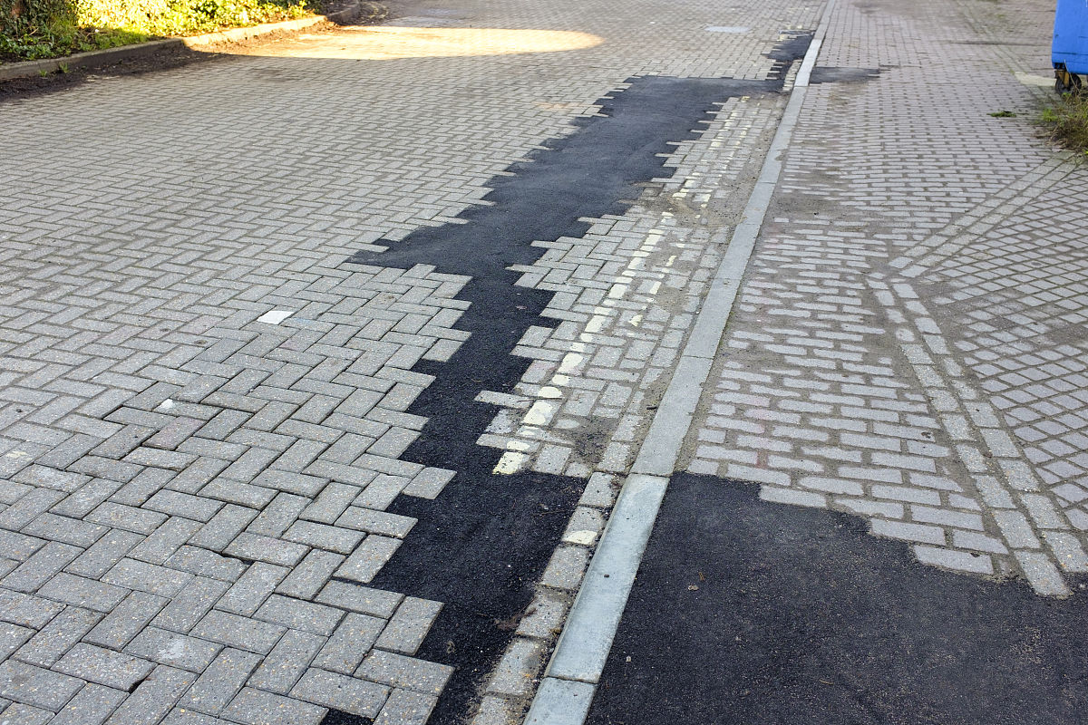 渗水砖铺装方法