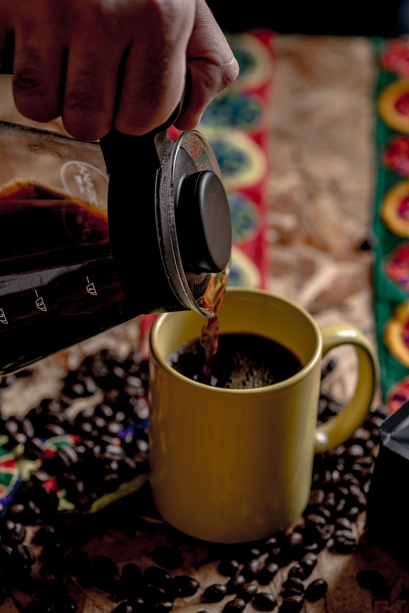 帮我用3000个字写一篇关于“手冲咖啡的优点”的文章。