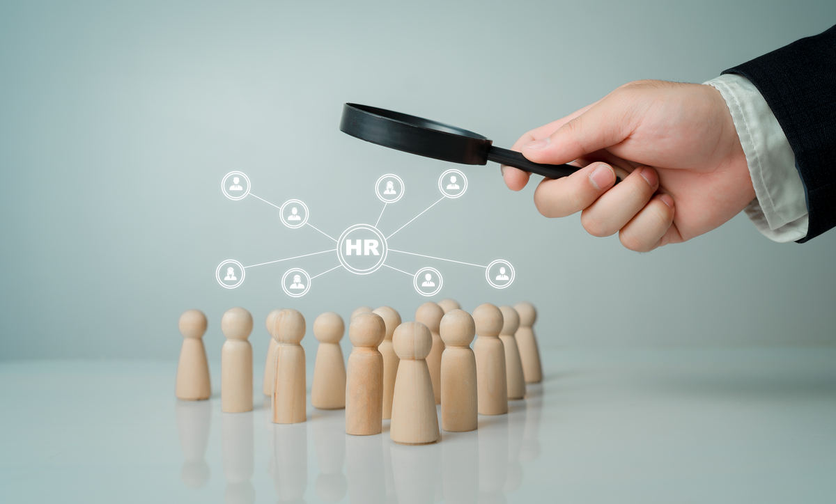 大客户开发与维护关系两大要素：利益和信任。信任被认为是一种依赖关系。值得信任的个人或团体意味着他们寻求实践政策道德守则法律和其先前的承诺。相互依赖表示双方之间存在着交换关系无论交换内容为何都表示双方至少有某种程度的利害相关己方利益必须靠对方才能实现。通过这段话写出学习感悟