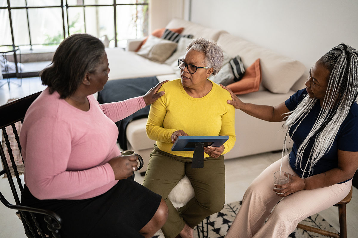 如何回复『开心好累装不下去了』？