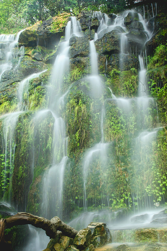 荔波中等职业学校2021年招生简章 - 优质教育，成就未来