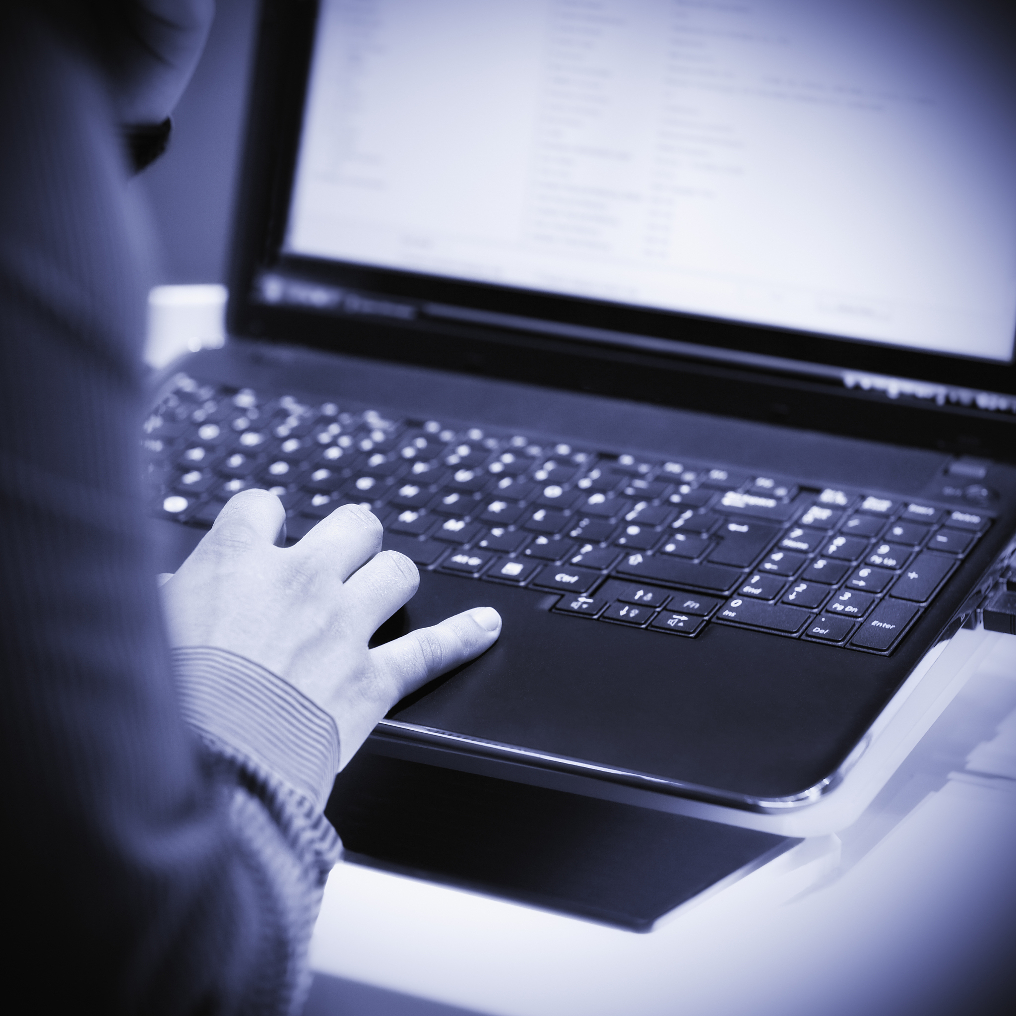 笔记本电脑能晒太阳吗？小心高温损伤！