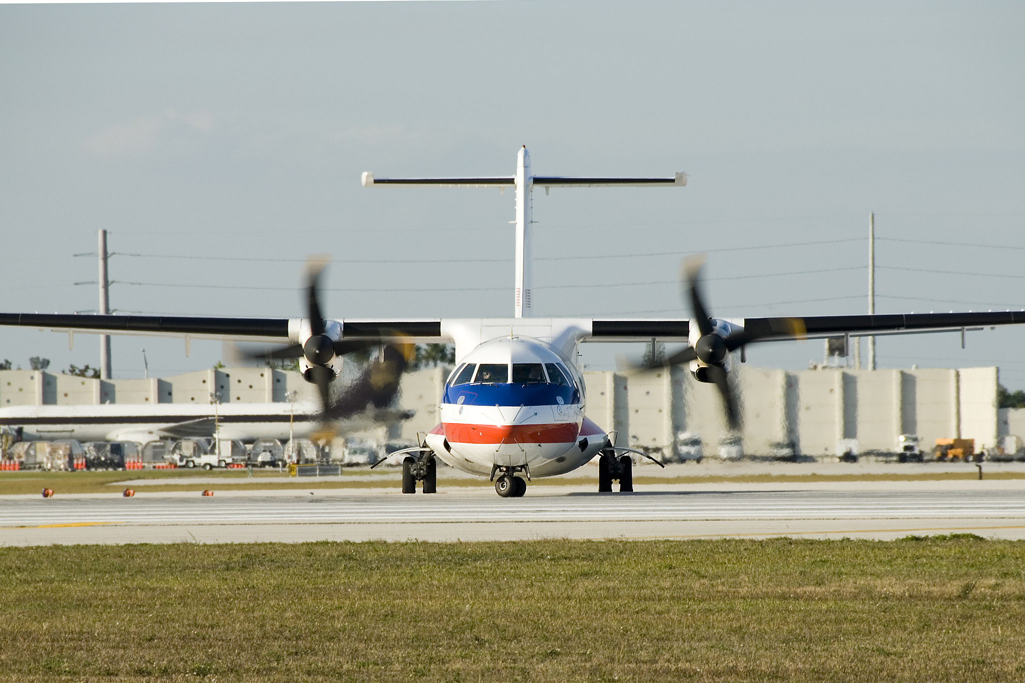 航空服务专业的申请要求高不高？好就业吗？