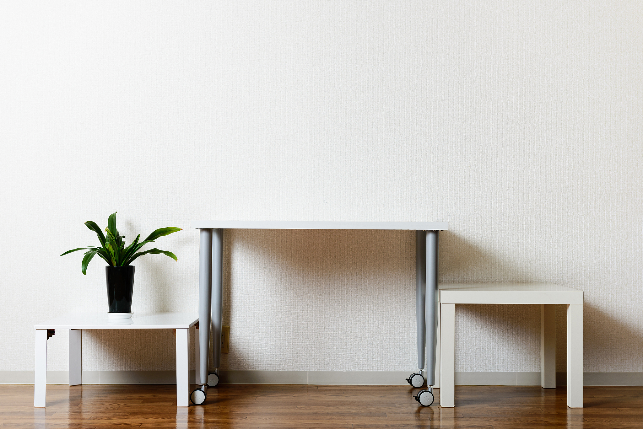 large room and the desk, copy space