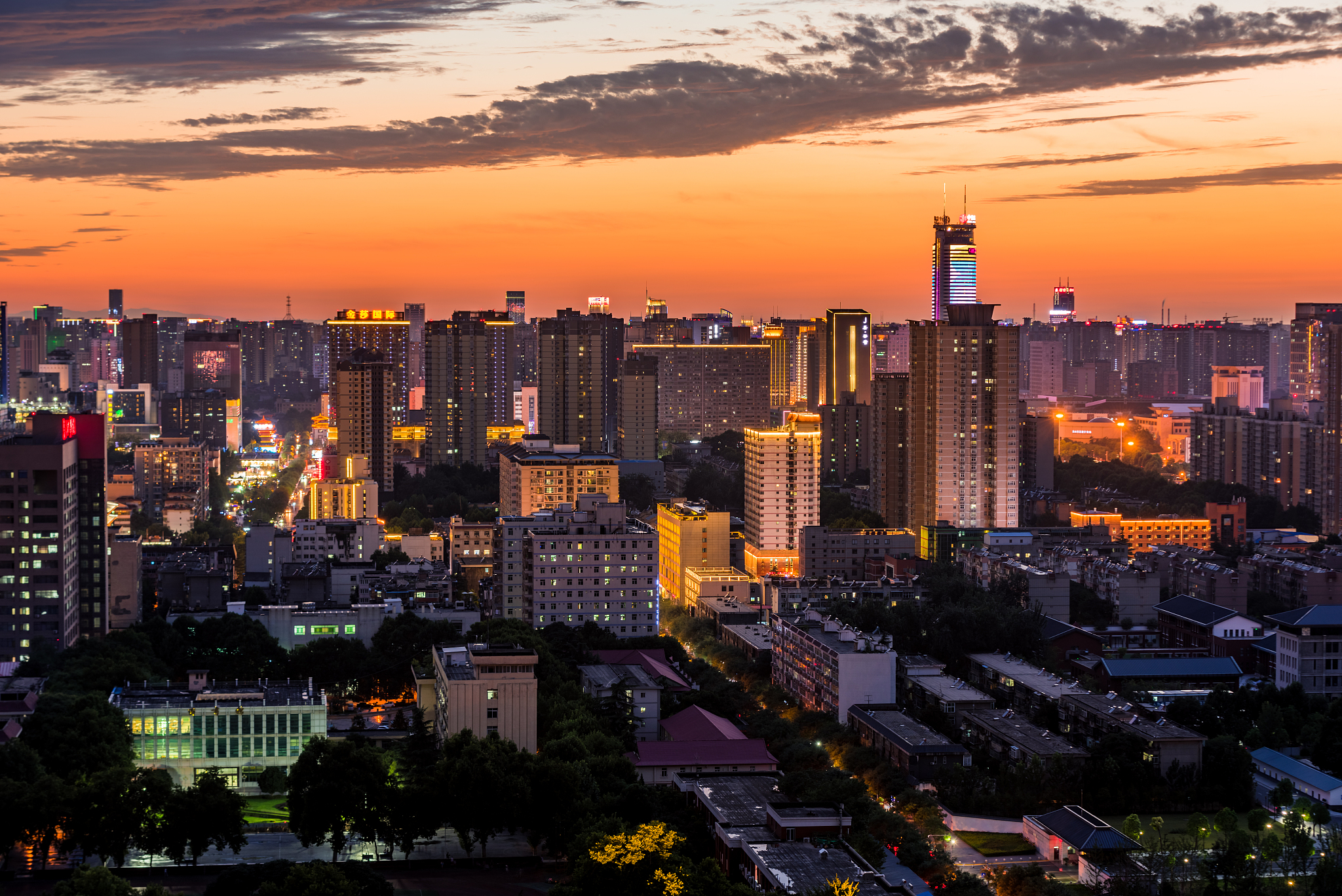 西安古都火烧云城市风光