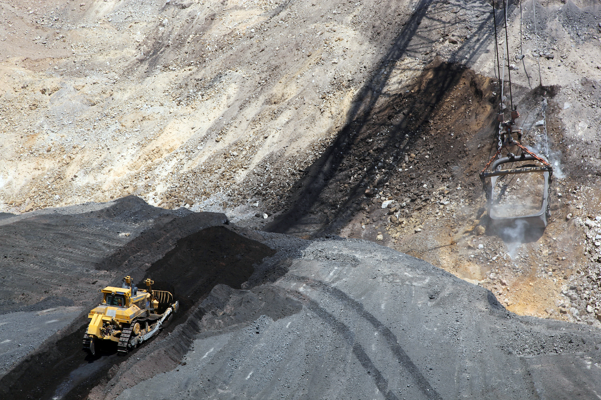 开采奇迹：探索无尽宝藏 - 揭秘矿山传奇