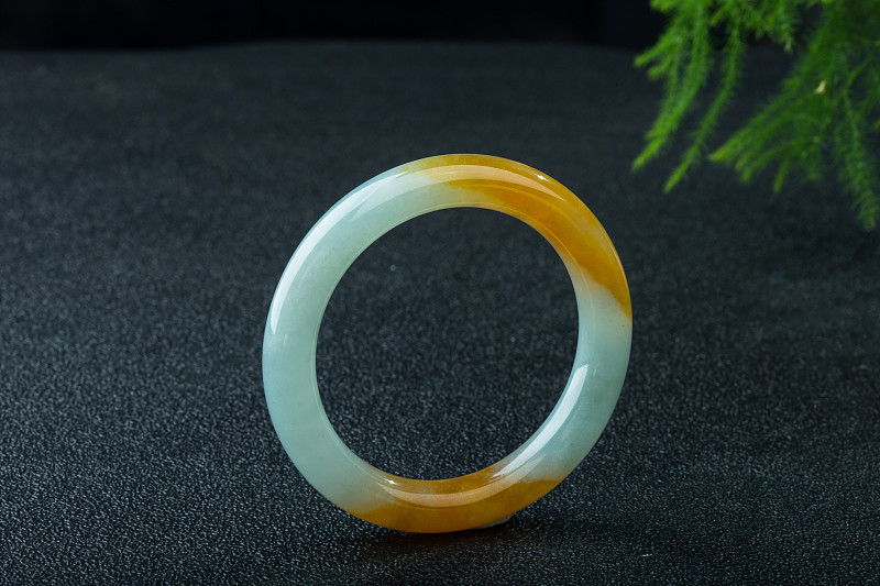 金丝玉手镯的功效与作用