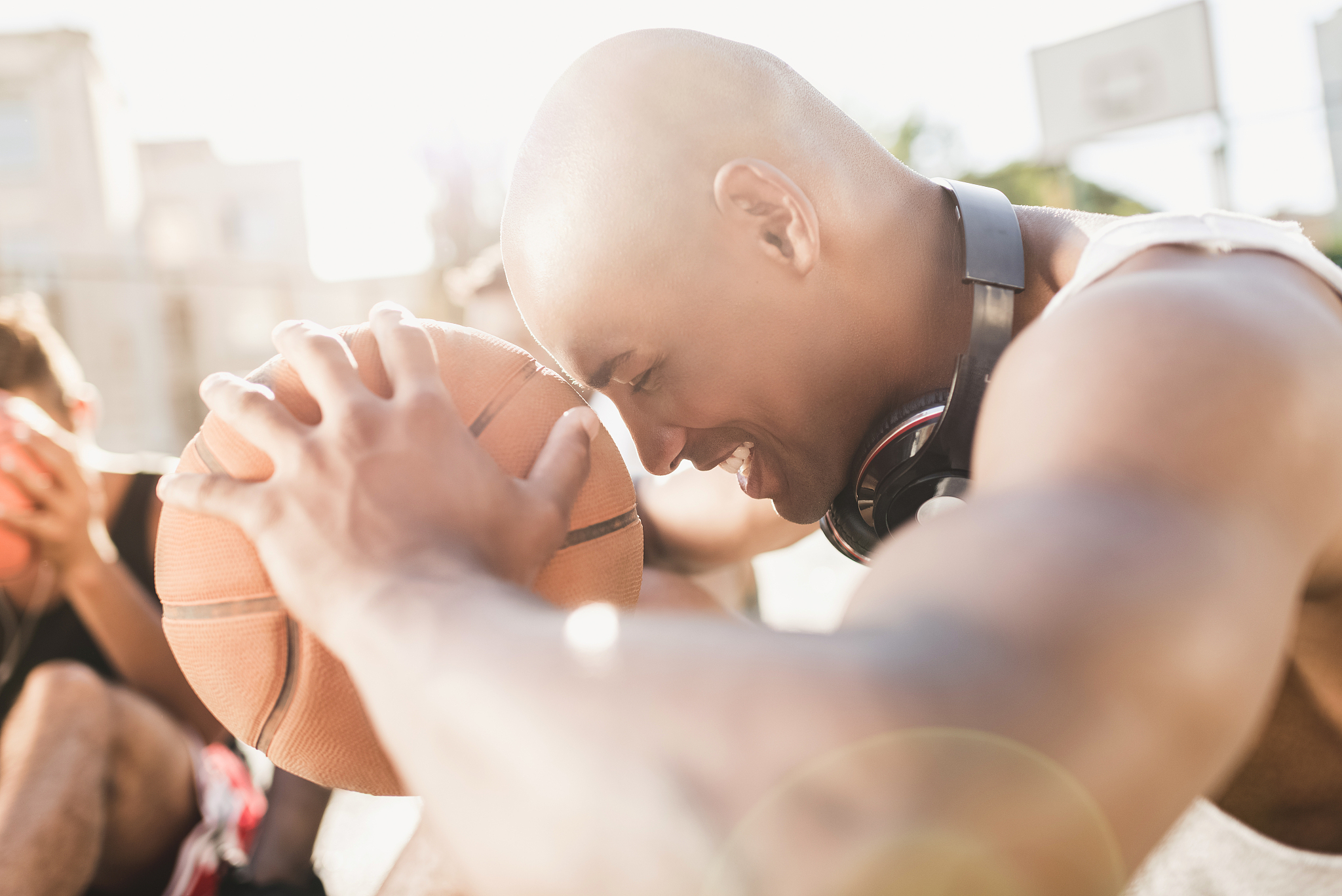 如何降低重复率并改写句子 - 以篮球运动员为例