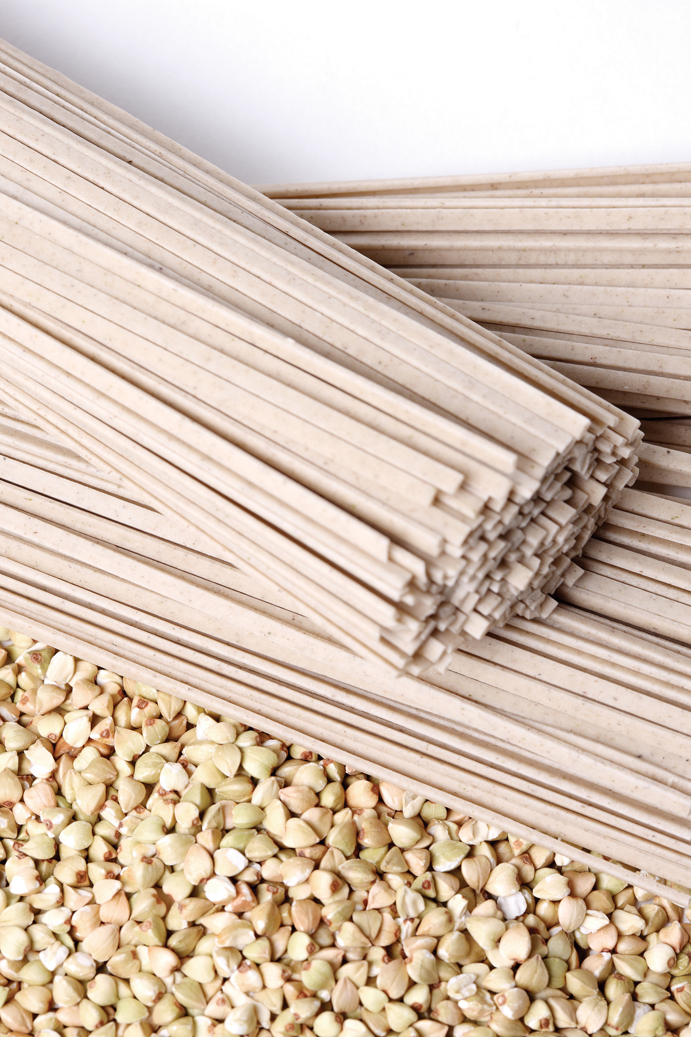 请帮我写1篇不少于750汉字的博客文章语言要幽默口语化。主题是：荞麦是什么